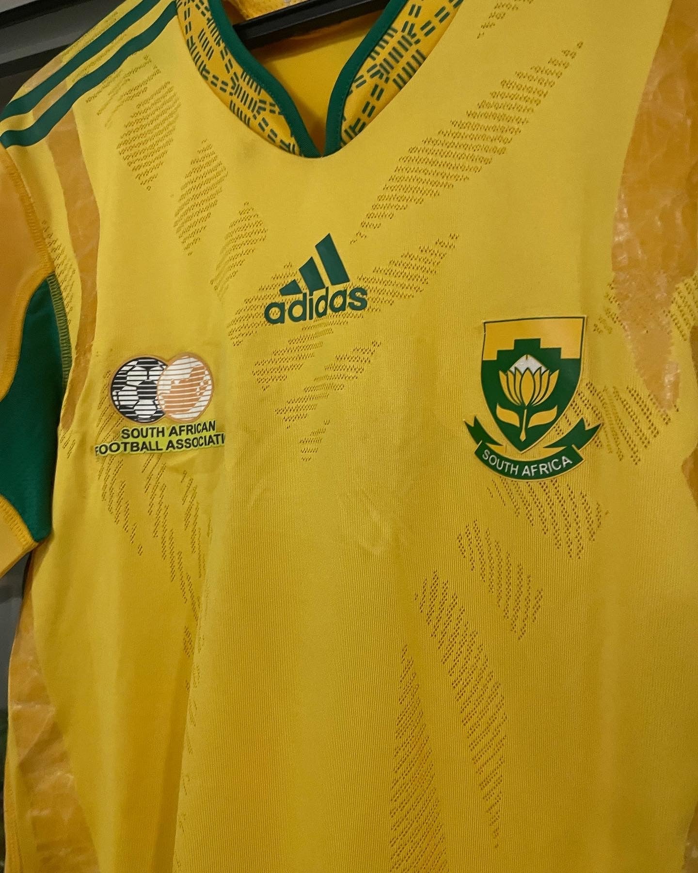 SOUTH AFRICA WC 2010 HOME JERSEY TECH-FIT VERSION